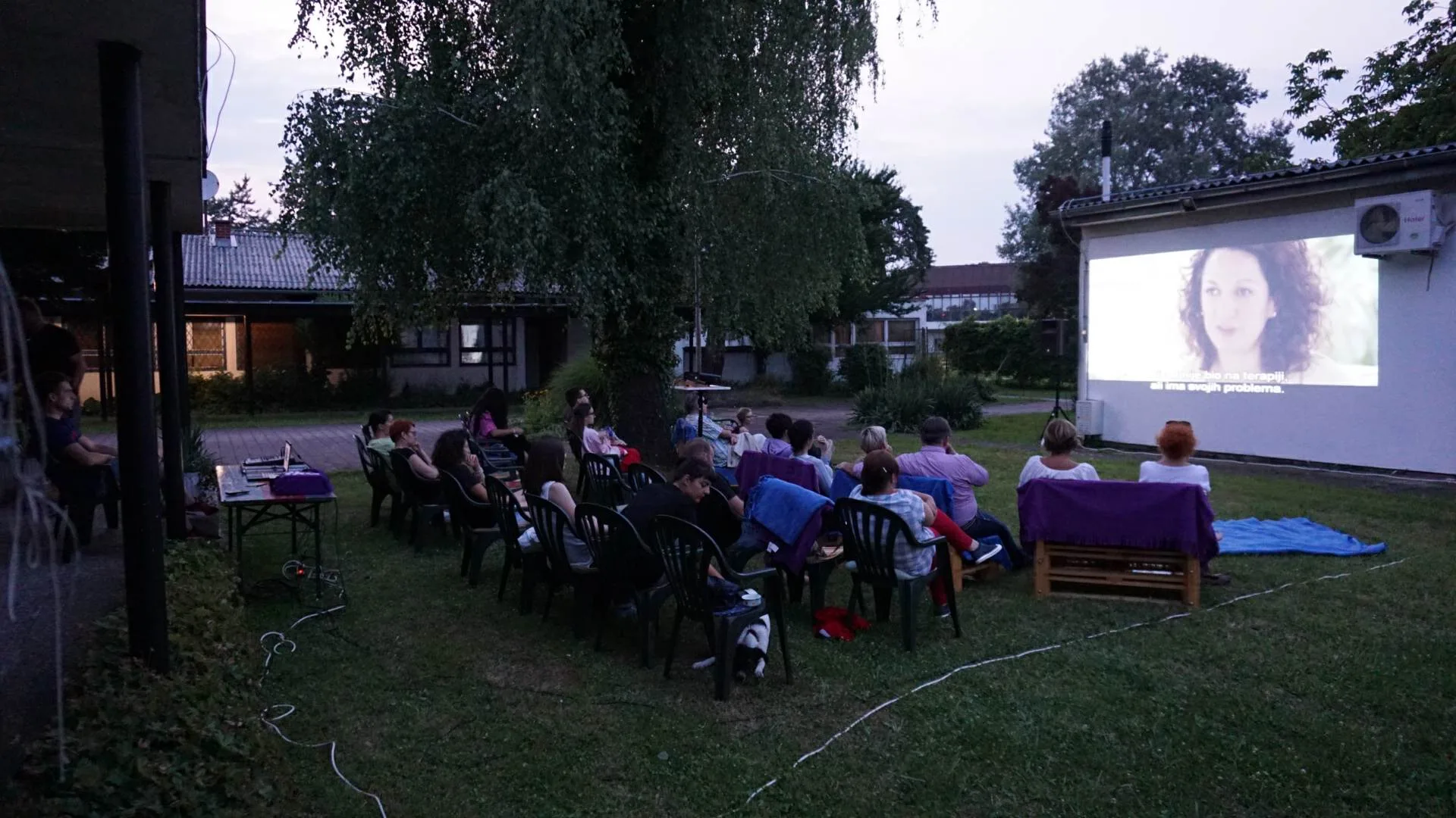 Trenutno pregledavate Započelo Ljetno kino na otvorenom