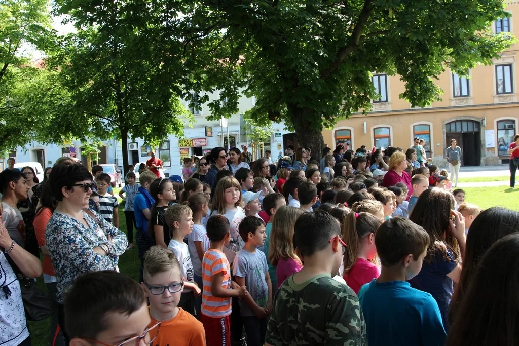 Trenutno pregledavate Izvedena “Kraljevna na zrnu graška” povodom proslave Dana grada Siska