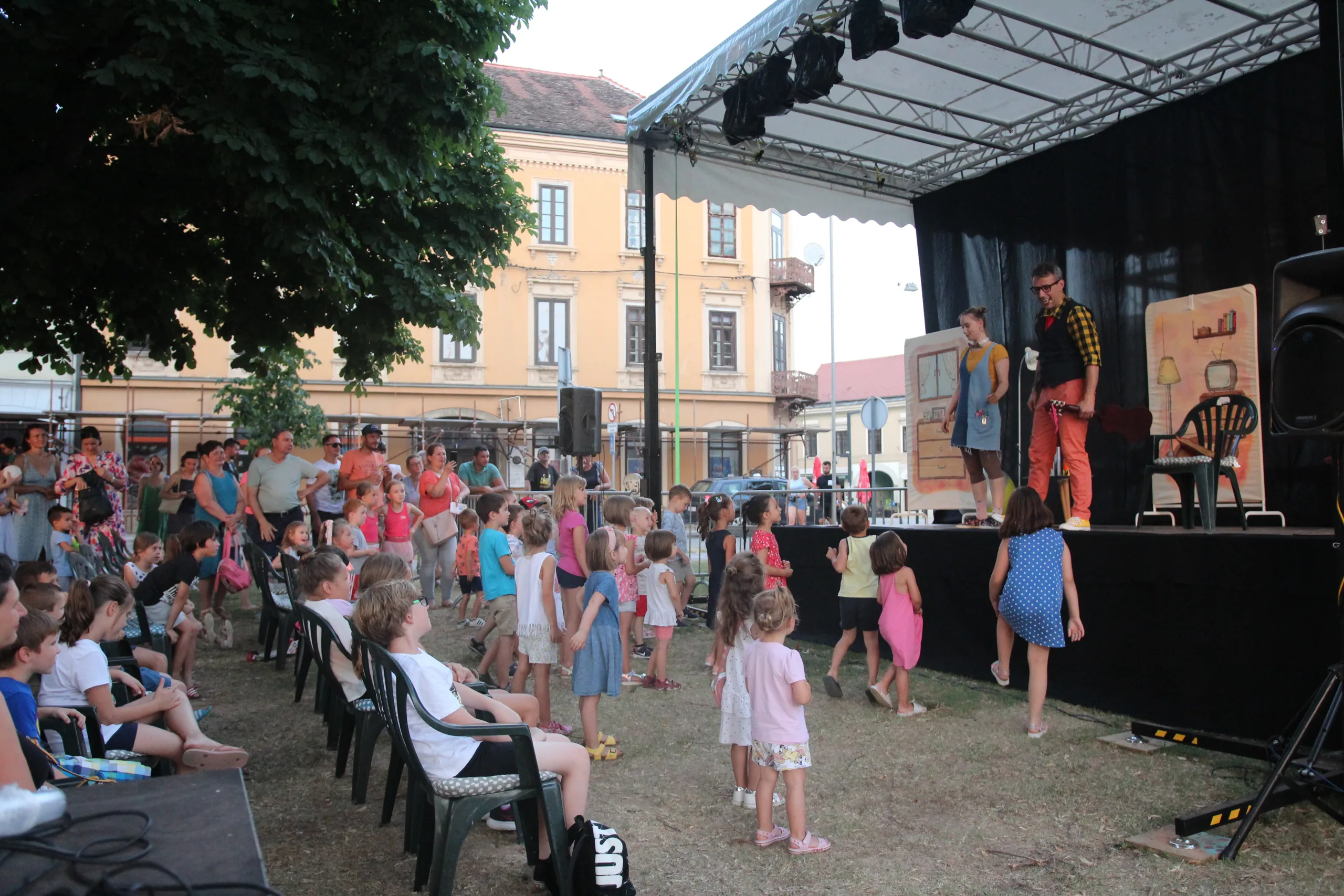 Trenutno pregledavate Tata Slikovnica i NeMirna rasplesali su sisačke mališane na KULturnom ljetu KKV-a