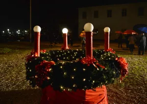 Pročitajte više o članku Paljenje prve adventske svijeće ove subote na Adventskom trgu