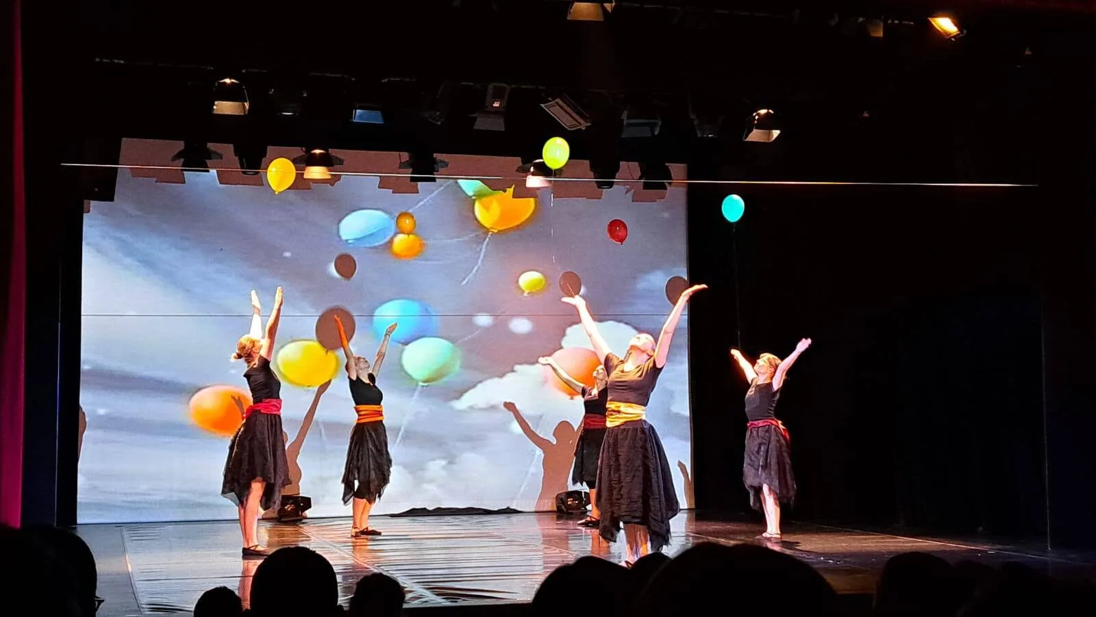 Trenutno pregledavate “Circle” – suvremena plesna predstava za Svjetski dan plesa