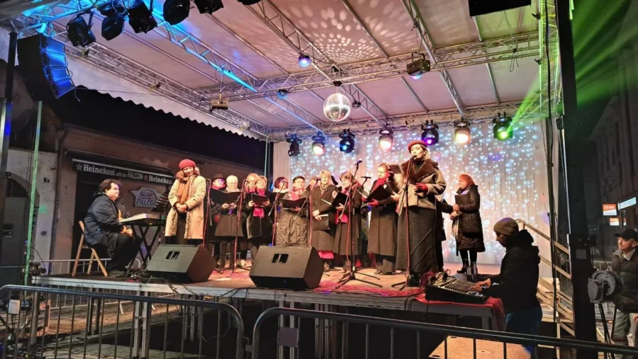 Pročitajte više o članku Nedjeljni glazbeni program “Siščani pjevaju Siščanima” na Adventskom trgu