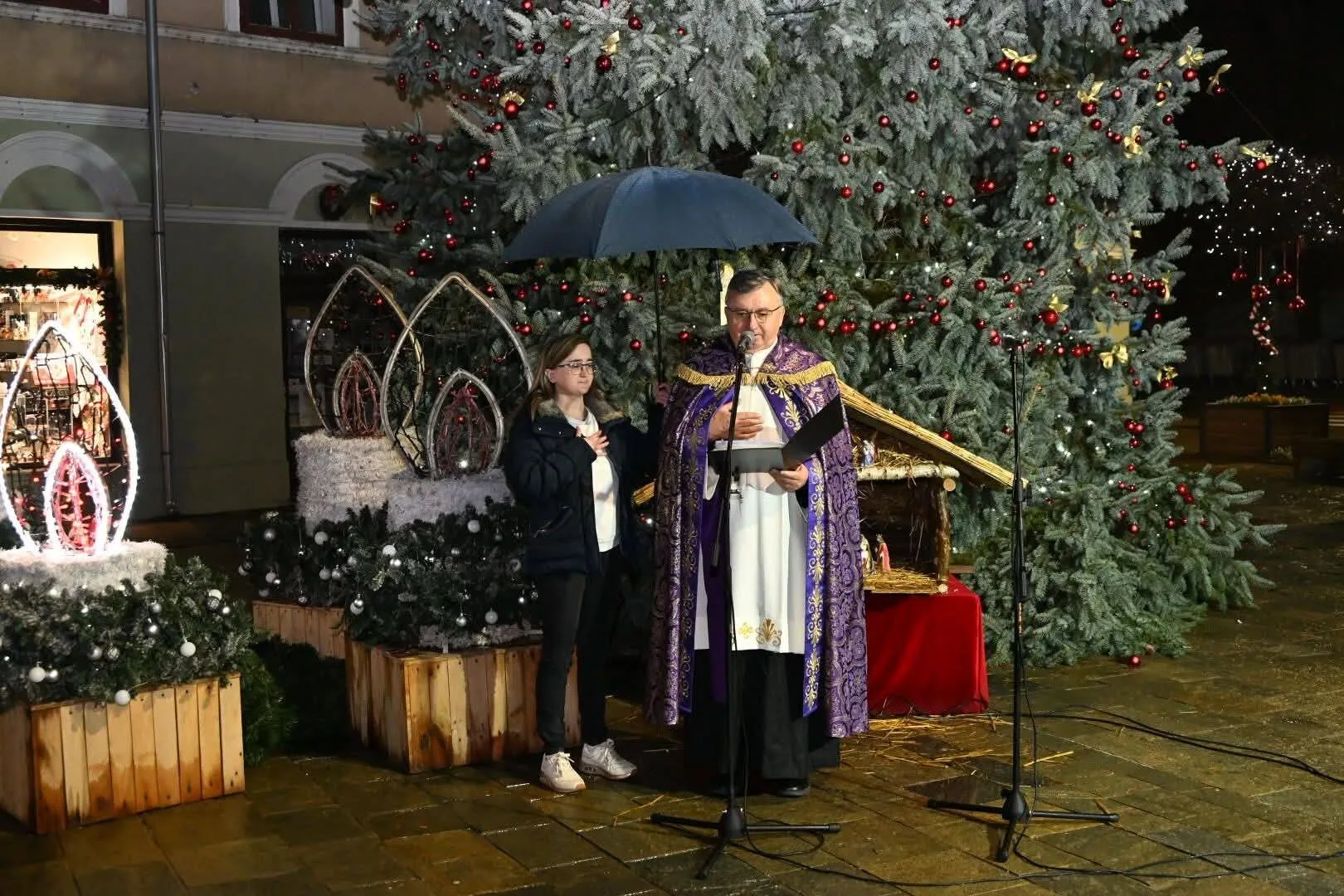 Trenutno pregledavate Svečano upaljena druga adventska svijeća