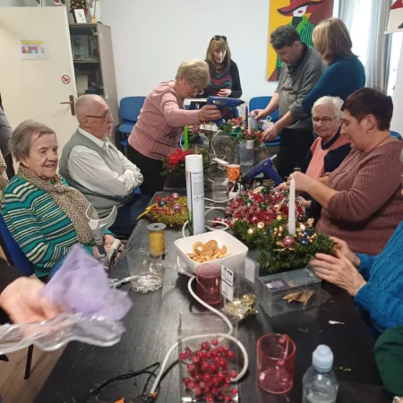 Bozicna radionica za umirovljenike 19 12