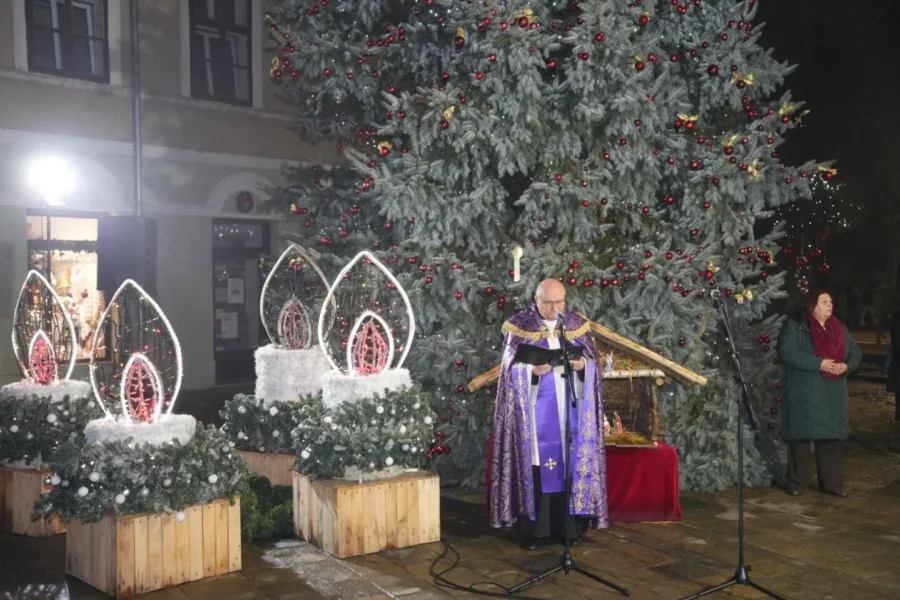 Pročitajte više o članku Svjetlost ljubavi obasjala je Sisak