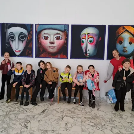 Mali lutkari smola 15 04 2026