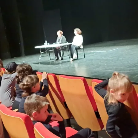 Mali lutkari smola 15 04 2026