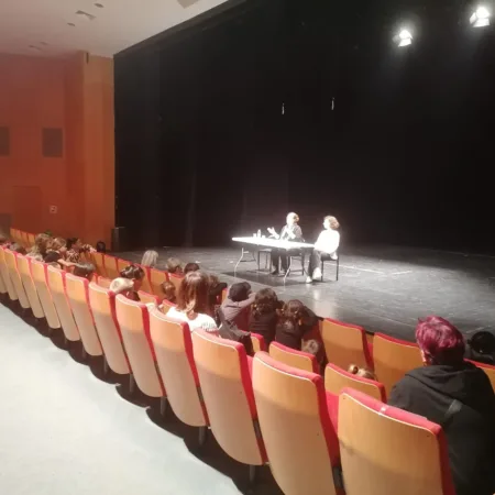 Mali lutkari smola 15 04 2026