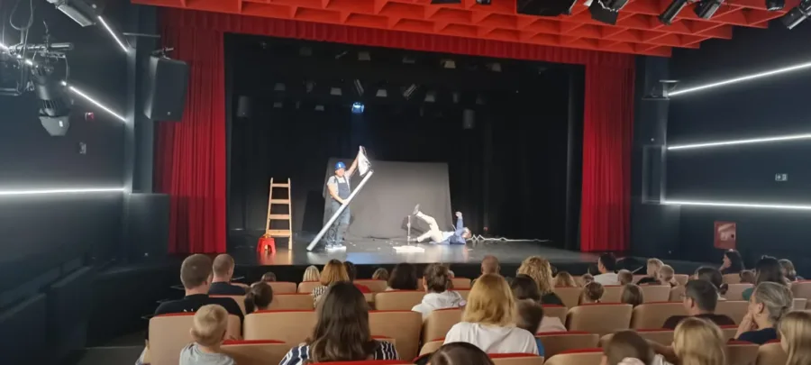 Pročitajte više o članku “Majstori” nasmijali publiku u Kazalištu 21