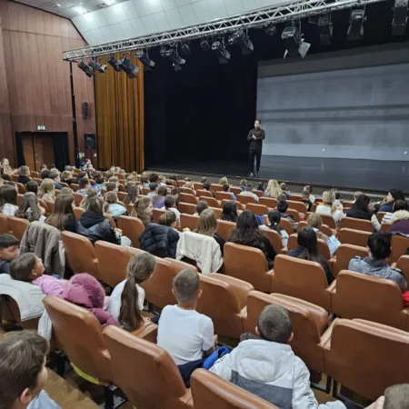 Vlak u snijegu 26 10 2026